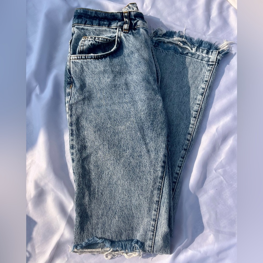 BDG Distressed Medium Wash Straight Leg Girlfriend Jeans Size 27